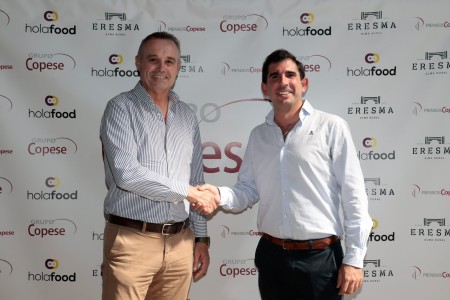 Grupo Alimentario Copese celebra su 50 aniversario llevando a Coca La Carroza del Teatro Real